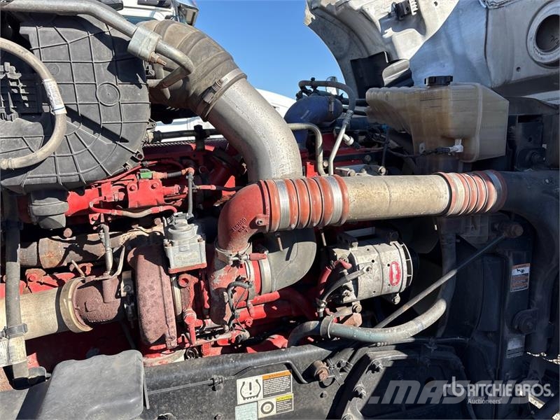 Kenworth T680 4x2 S/A Day Cab Truck Tractor Tractor Units