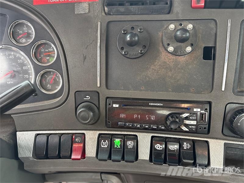 Kenworth T680 4x2 S/A Day Cab Truck Tractor Sadulveokid