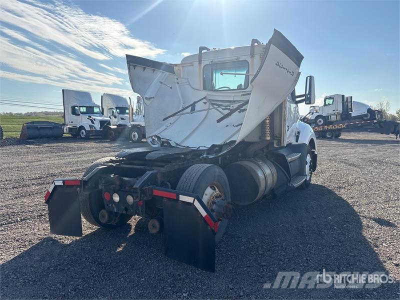 Kenworth T680 4x2 S/A Day Cab Truck Tractor Dragbilar