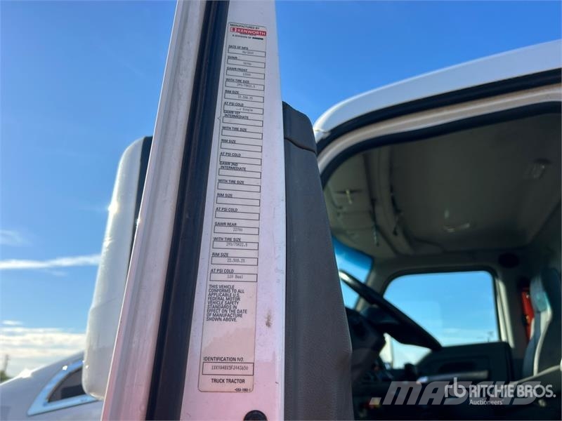 Kenworth T680 4x2 S/A Day Cab Truck Tractor Vlačilci