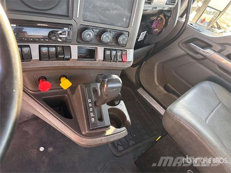 Kenworth T680 4x2 S/A Day Cab Truck Tractor Vlačilci