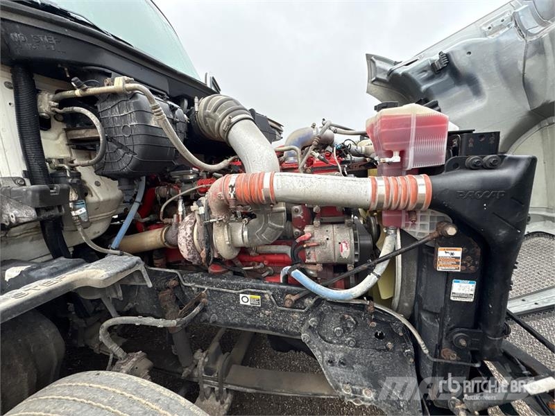 Kenworth T680 4x2 S/A Day Cab Truck Tractor Sadulveokid