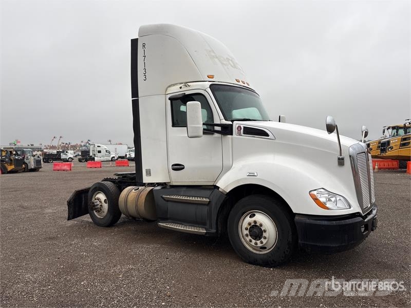Kenworth T680 4x2 S/A Day Cab Truck Tractor Sadulveokid