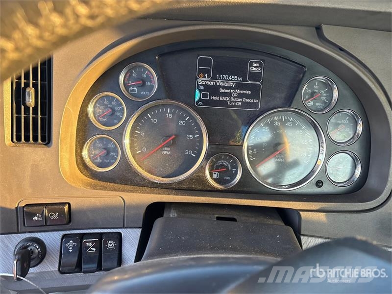 Kenworth T680 4x2 S/A Day Cab Truck Tractor Влекачи