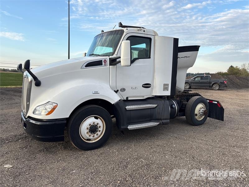 Kenworth T680 4x2 S/A Day Cab Truck Tractor Влекачи