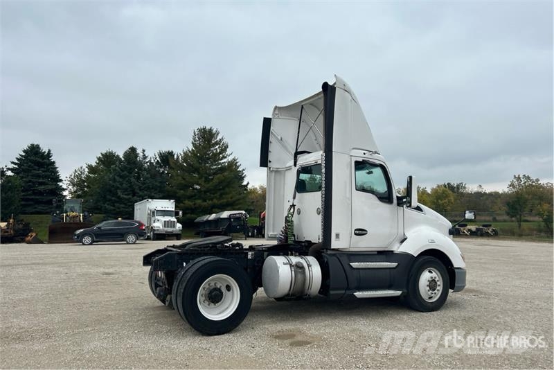 Kenworth T680 4x2 S/A Day Cab Truck Tractor 曳引機組件