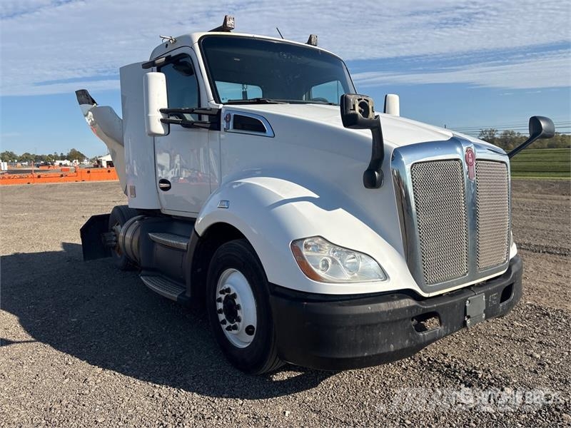 Kenworth T680 4x2 S/A Day Cab Truck Tractor Dragbilar