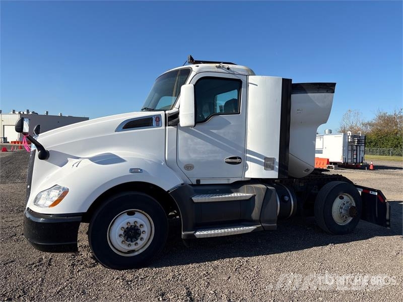 Kenworth T680 4x2 S/A Day Cab Truck Tractor Tractor Units