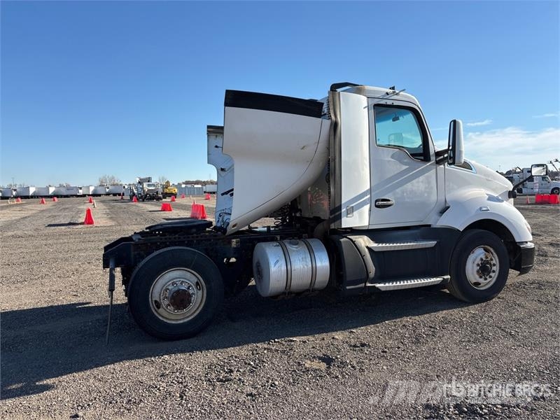 Kenworth T680 4x2 S/A Day Cab Truck Tractor Tractor Units