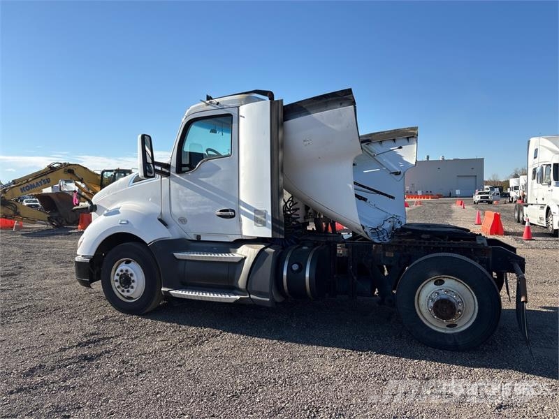 Kenworth T680 4x2 S/A Day Cab Truck Tractor Tractor Units