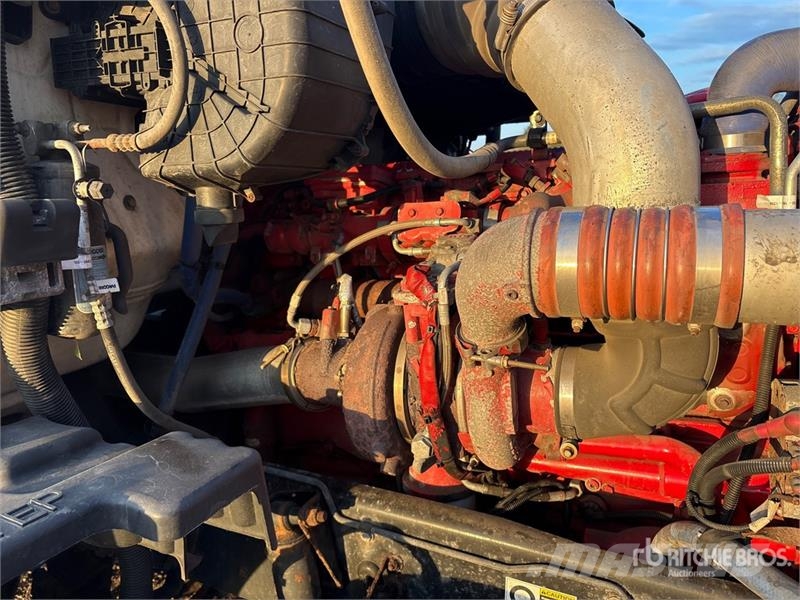 Kenworth T680 4x2 S/A Day Cab Truck Tractor Влекачи