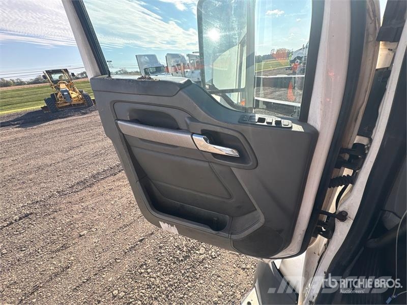 Kenworth T680 4x2 S/A Day Cab Truck Tractor Dragbilar