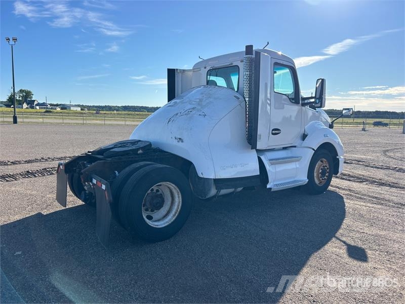 Kenworth T680 4x2 S/A Day Cab Truck Tractor Vlačilci