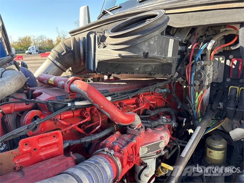 Kenworth T680 4x2 S/A Day Cab Truck Tractor Tractor Units