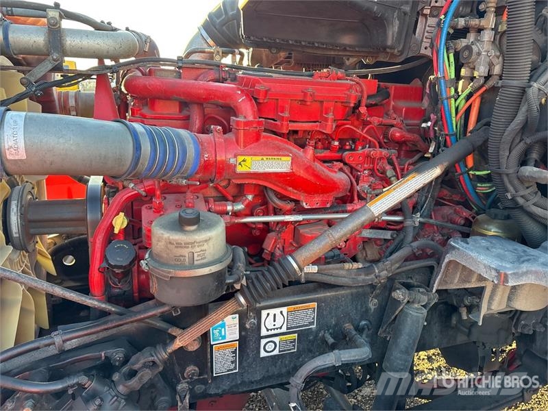 Kenworth T680 6x4 T/A Day Cab Truck Tractor Vilcēji