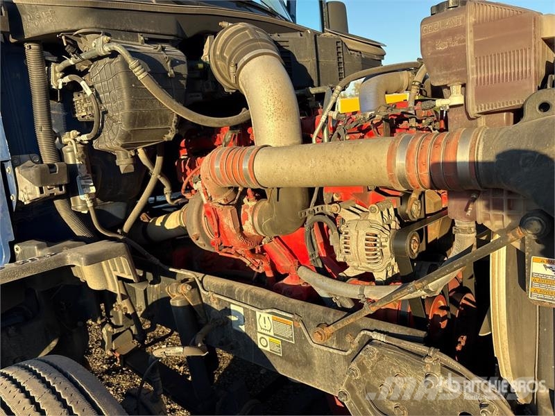 Kenworth T680 6x4 T/A Day Cab Truck Tractor Vilcēji