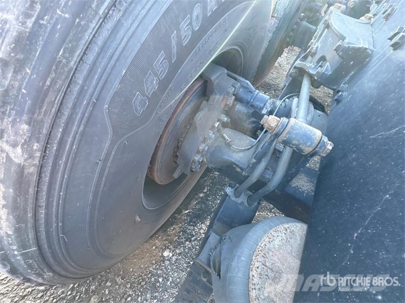 Kenworth T680 6x4 T/A Day Cab Truck Tractor Vilcēji