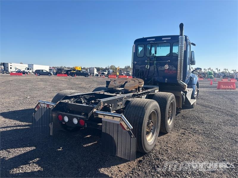Kenworth T680 6x4 T/A Day Cab Truck Tractor Naudoti vilkikai