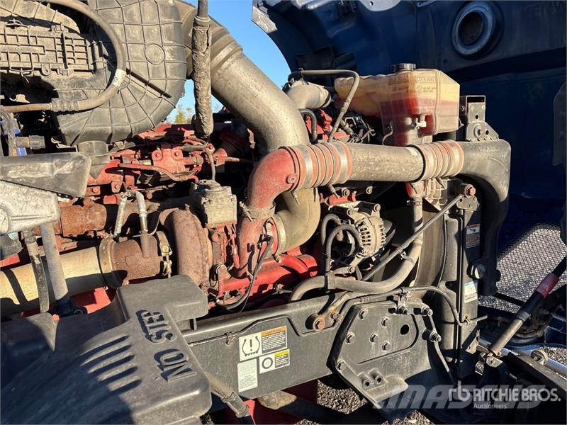 Kenworth T680 6x4 T/A Day Cab Truck Tractor Vilcēji