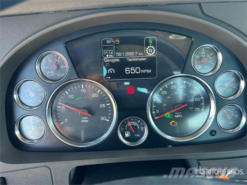 Kenworth T680 6x4 T/A Day Cab Truck Tractor Влекачи