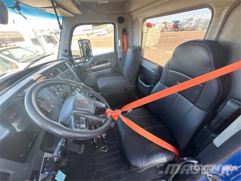 Kenworth T680 6x4 T/A Day Cab Truck Tractor Motrici e Trattori Stradali