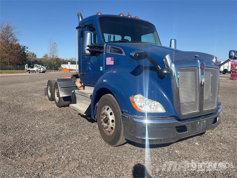 Kenworth T680 6x4 T/A Day Cab Truck Tractor Naudoti vilkikai