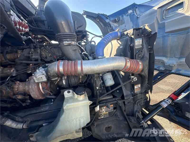 Kenworth T680 6x4 T/A Day Cab Truck Tractor Motrici e Trattori Stradali