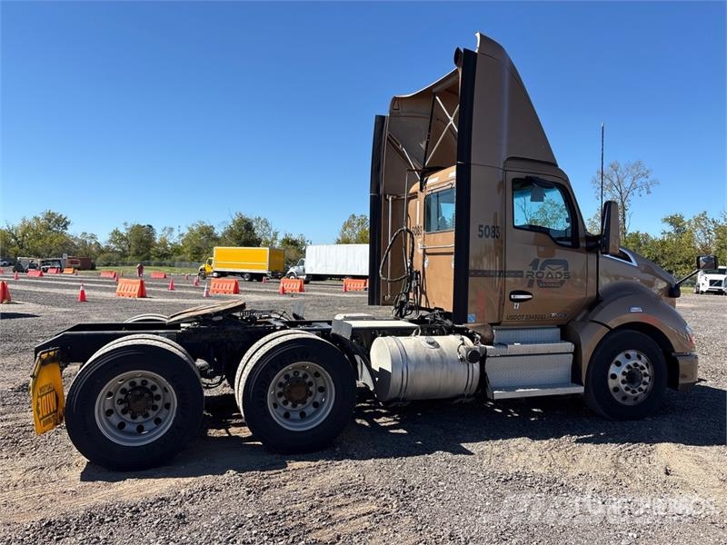 Kenworth T680 6x4 T/A Day Cab Truck Tractor Vlačilci
