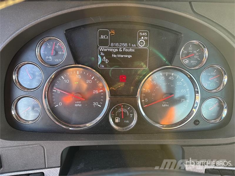 Kenworth T680 6x4 T/A Day Cab Truck Tractor Vilcēji