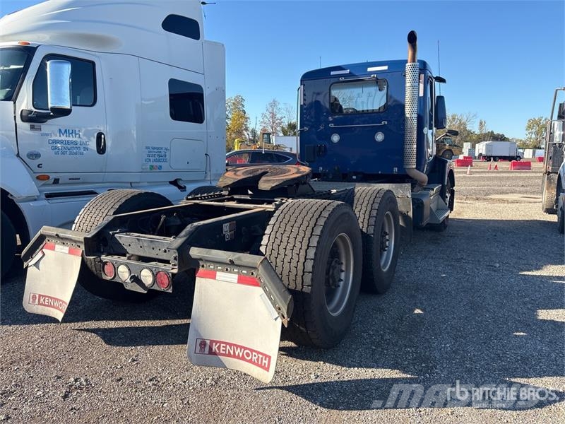Kenworth T680 6x4 T/A Day Cab Truck Tractor Motrici e Trattori Stradali