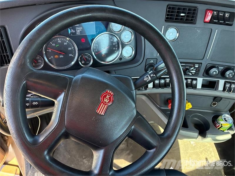 Kenworth T680 6x4 T/A Day Cab Truck Tractor Vlačilci