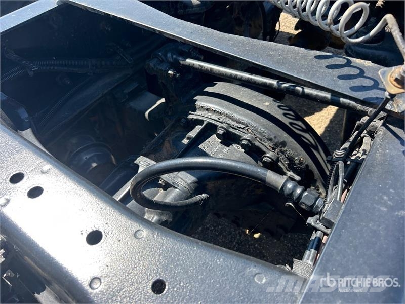Kenworth T680 6x4 T/A Day Cab Truck Tractor Влекачи