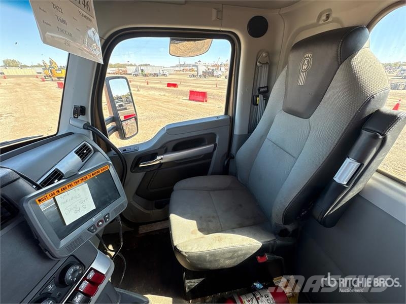 Kenworth T680 6x4 T/A Day Cab Truck Tractor Vlačilci