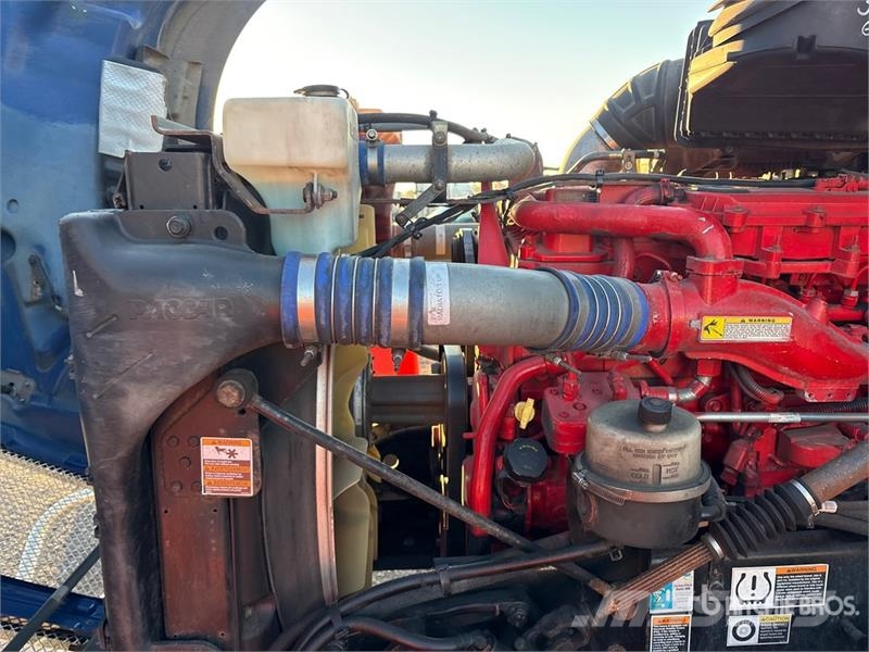 Kenworth T680 6x4 T/A Day Cab Truck Tractor Vilcēji