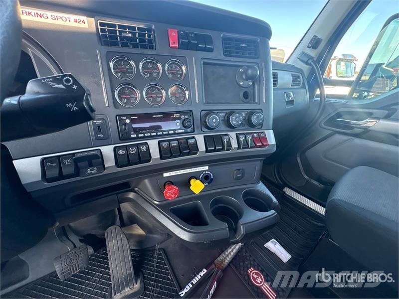 Kenworth T680 6x4 T/A Day Cab Truck Tractor Motrici e Trattori Stradali