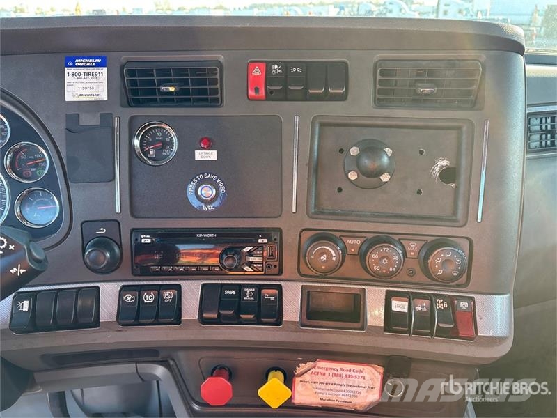 Kenworth T680 6x4 T/A Day Cab Truck Tractor Vilcēji