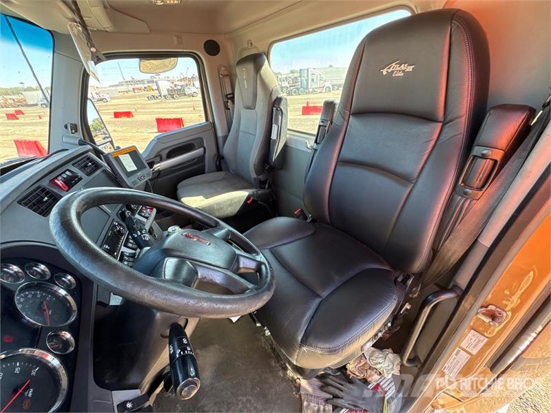 Kenworth T680 6x4 T/A Day Cab Truck Tractor Vlačilci