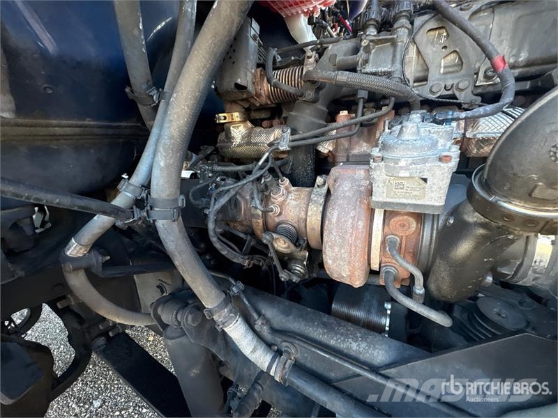 Kenworth T680 6x4 T/A Day Cab Truck Tractor Motrici e Trattori Stradali