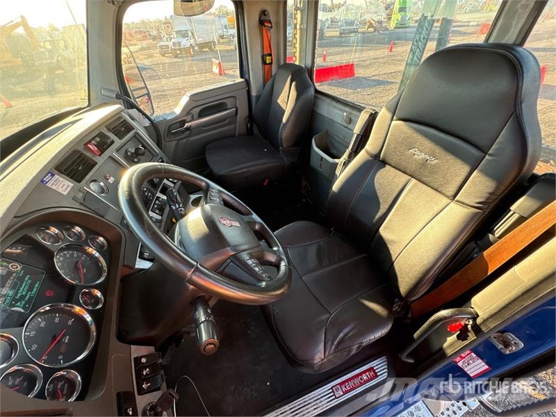 Kenworth T680 6x4 T/A Day Cab Truck Tractor Vilcēji