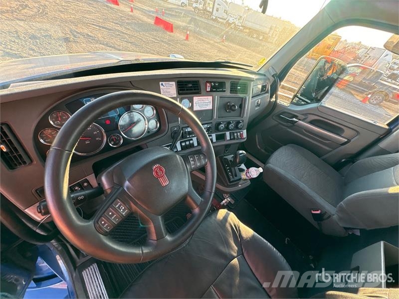 Kenworth T680 6x4 T/A Day Cab Truck Tractor Vilcēji