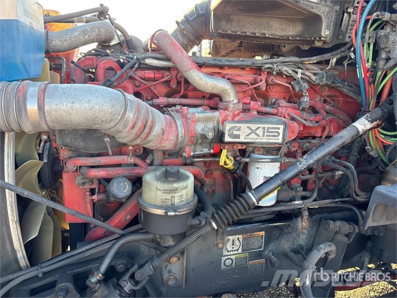 Kenworth T680 6x4 T/A Day Cab Truck Tractor Vilcēji