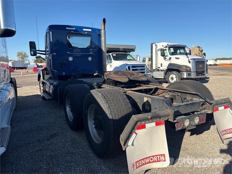 Kenworth T680 6x4 T/A Day Cab Truck Tractor Motrici e Trattori Stradali