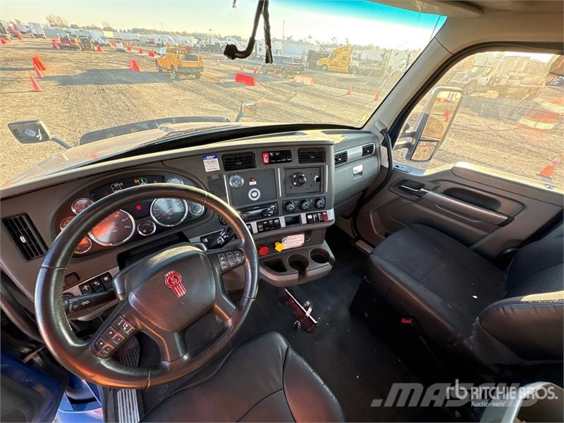 Kenworth T680 6x4 T/A Day Cab Truck Tractor Vilcēji