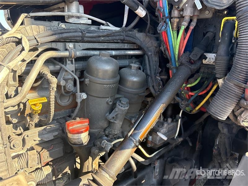 Kenworth T680 6x4 T/A Day Cab Truck Tractor Motrici e Trattori Stradali