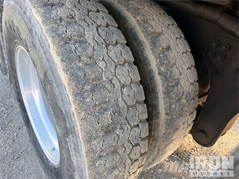 Kenworth T800 Kombinētās vakumsūkņa mašīnas