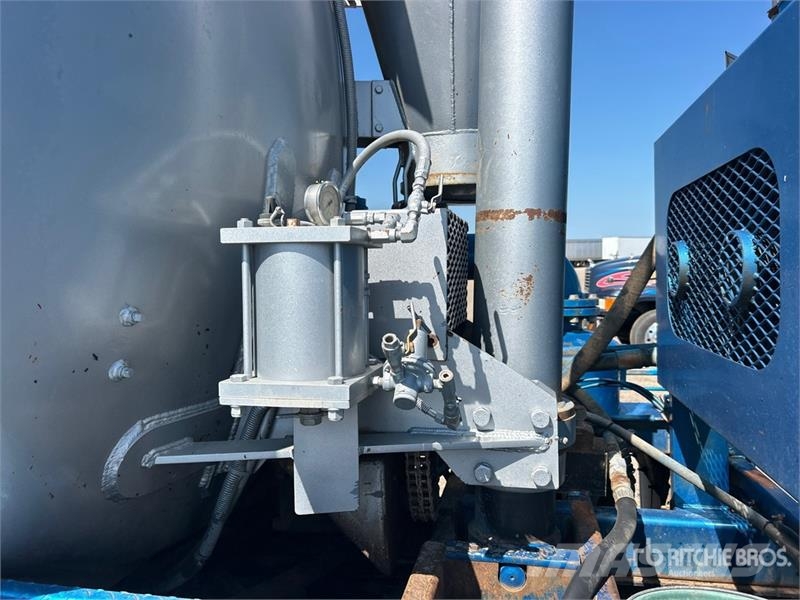 Kenworth T800 Combi / vacuum trucks