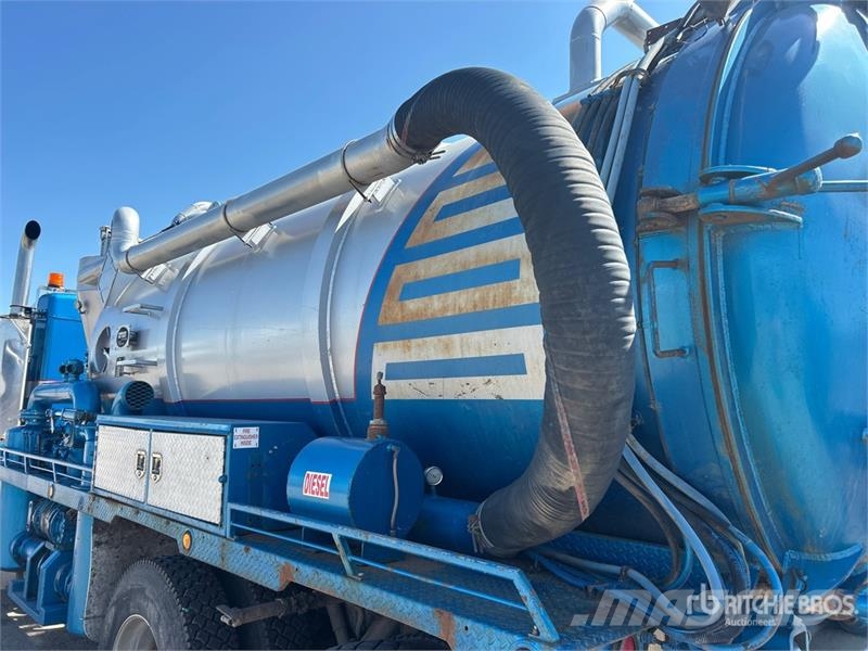 Kenworth T800 Combi / vacuum trucks
