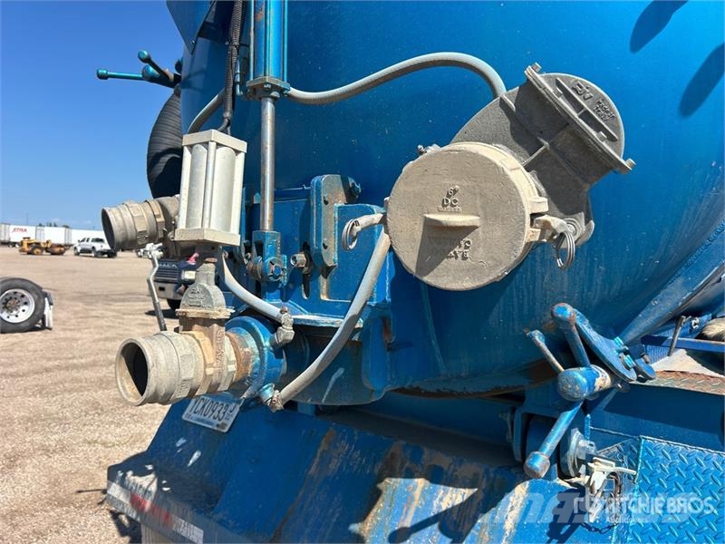 Kenworth T800 Combi / vacuum trucks