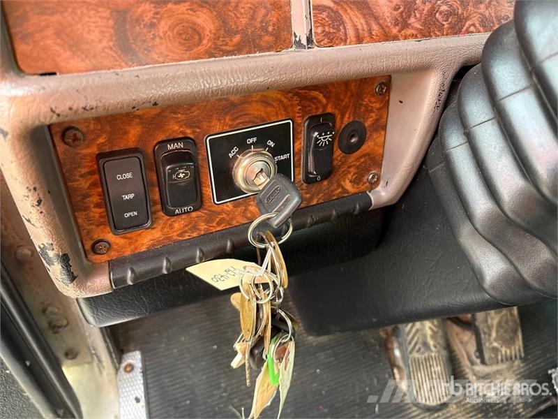 Kenworth T800 6x4 Cab and Chassis Kabine i unutrašnjost