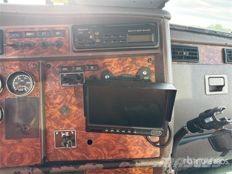 Kenworth T800 6x4 Cab and Chassis Kabine i unutrašnjost
